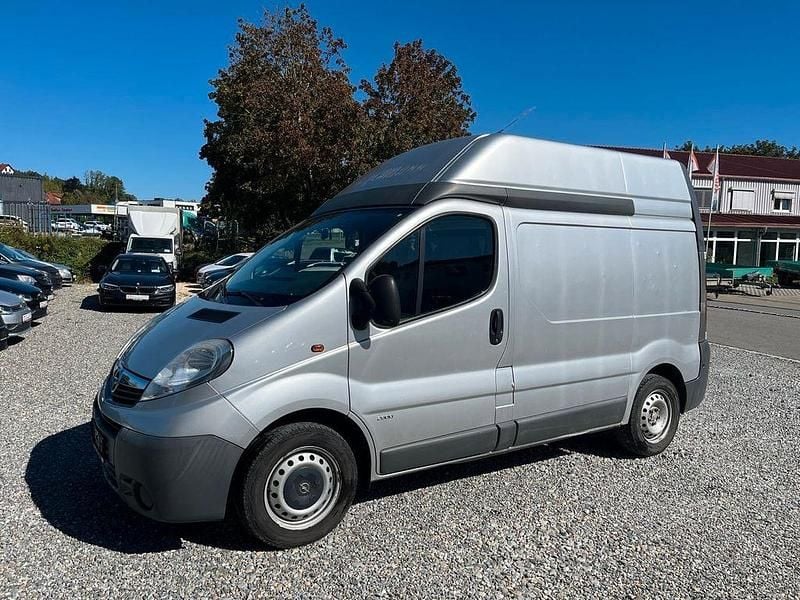 Gebraucht Opel Vivaro 114 PS (83 kW) 2007 Silber Van / Kleinbus