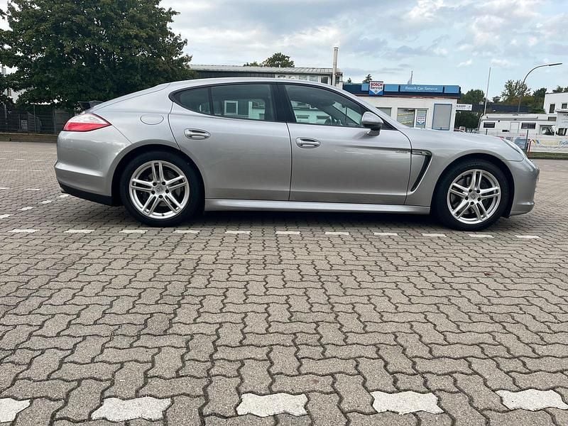 Gebraucht Porsche Panamera 250 PS (183 kW) 2011 Silber Kleinwagen