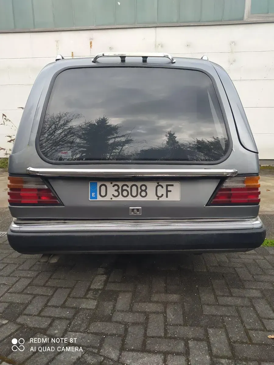 Gebraucht Mercedes 300 100 PS (73 kW) 1990 Grau Kombi