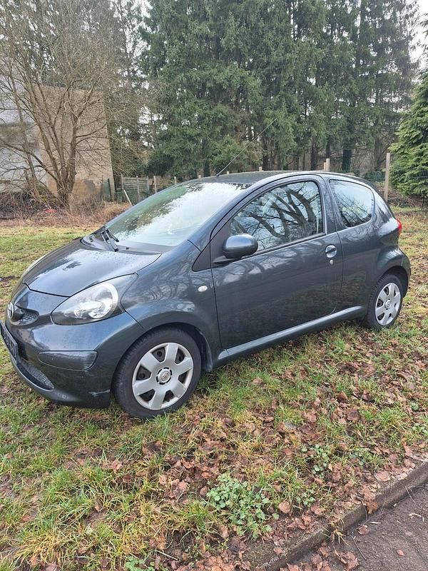 Gebraucht Toyota Aygo 69 PS (50 kW) 2007 Grau Kleinwagen