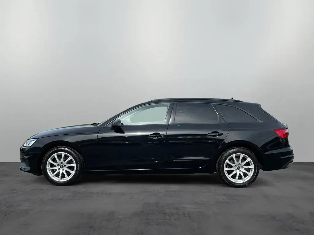 Gebraucht Audi A4 150 PS (110 kW) 2022 Mythosschwarz metallic Kombi