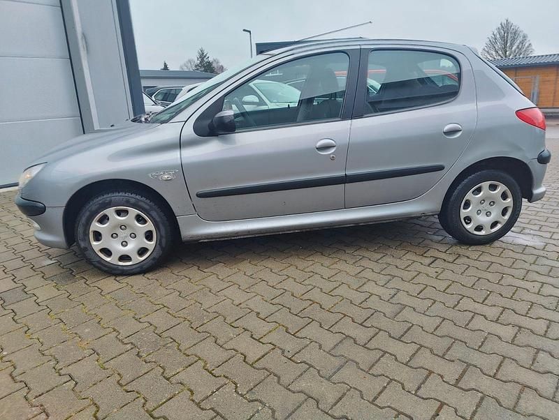 Gebraucht Peugeot 206 Filou 60 PS (44 kW) 2005 Grau Kleinwagen