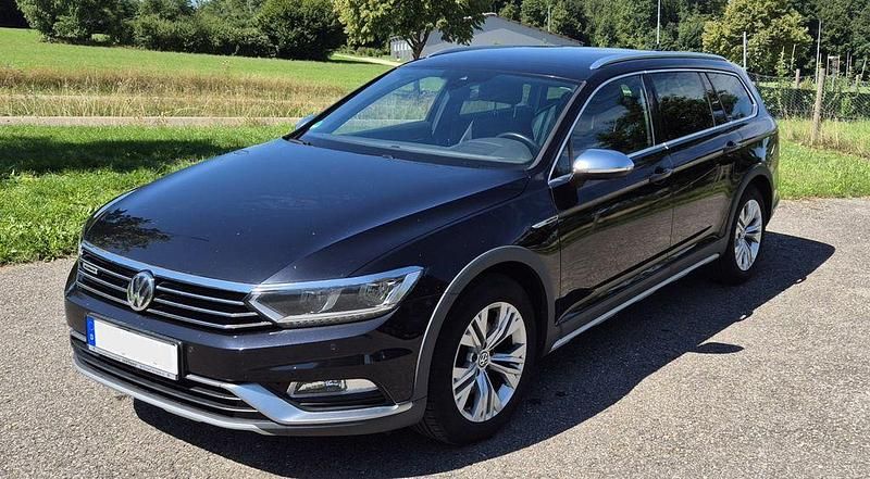 Schwarz Gebraucht 2018 VW Passat Alltrack Kombi | 19.490 € (Superpreis) - Bild 1/4