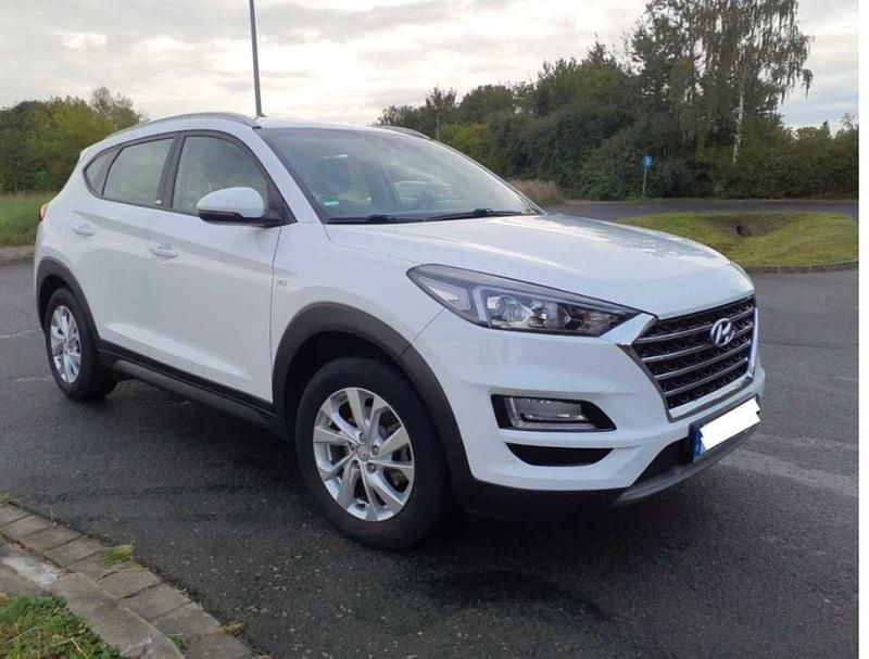 Weiß Gebraucht 2020 Hyundai Tucson Trend SUV | 15.999 € (Superpreis) - Bild 1/4