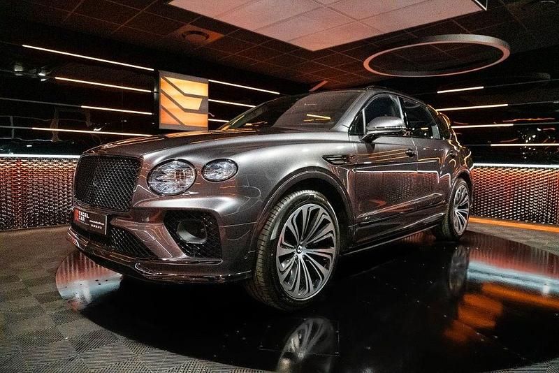 Grau Gebraucht 2023 Bentley Bentayga SUV | 189.900 € - Bild 1/4