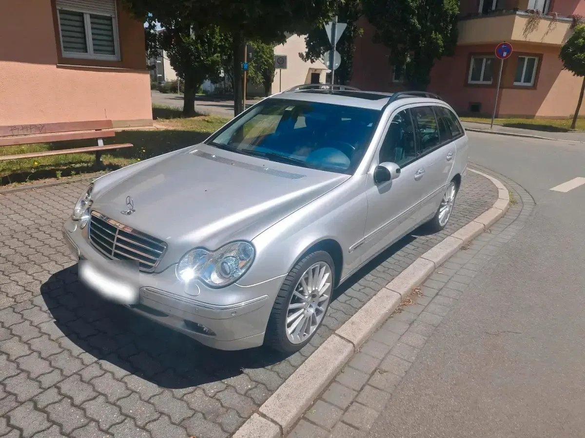 Gebraucht Mercedes C320 Elegance 218 PS (160 kW) 2003 Silber Kombi