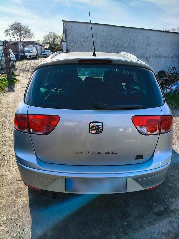 Gebraucht Seat Altea XL 102 PS (75 kW) 2006 Silber Van / Kleinbus