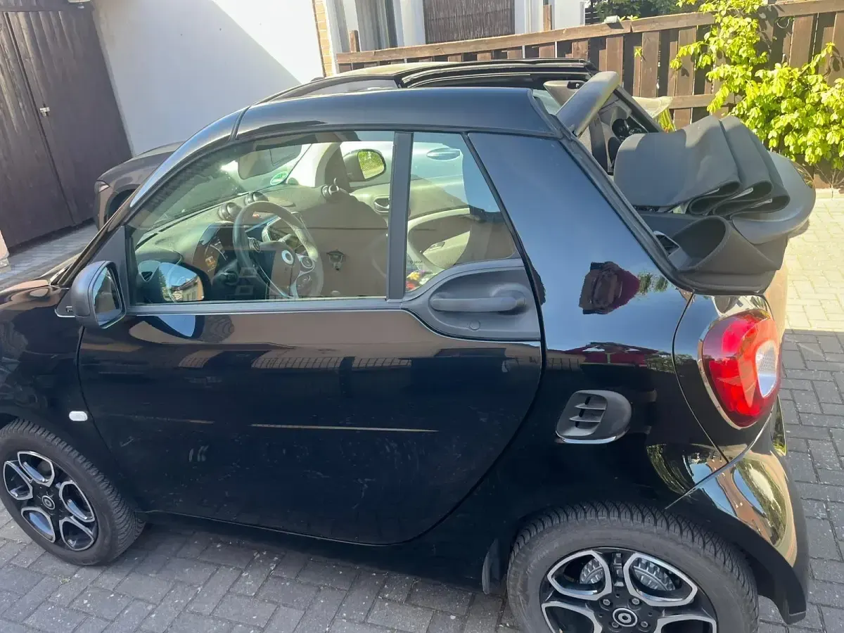 Gebraucht Smart ForTwo Cabrio 90 PS (66 kW) 2017 Schwarz Cabrio