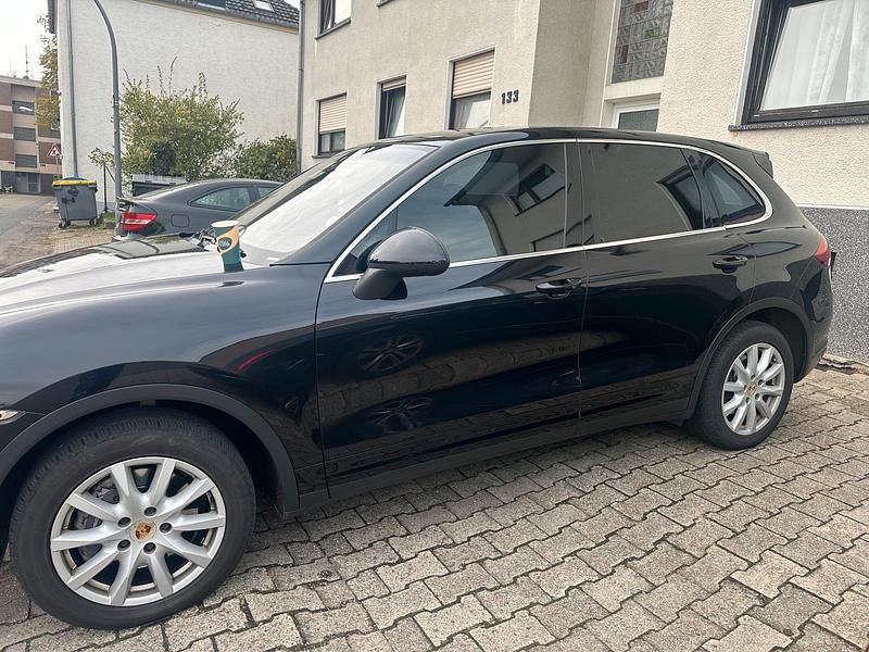 Gebraucht Porsche Cayenne 239 PS (175 kW) 2011 Schwarz SUV