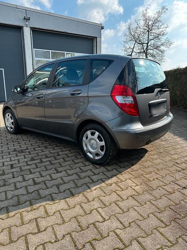 Gebraucht Mercedes A150 95 PS (69 kW) 2009 Grau Kleinwagen
