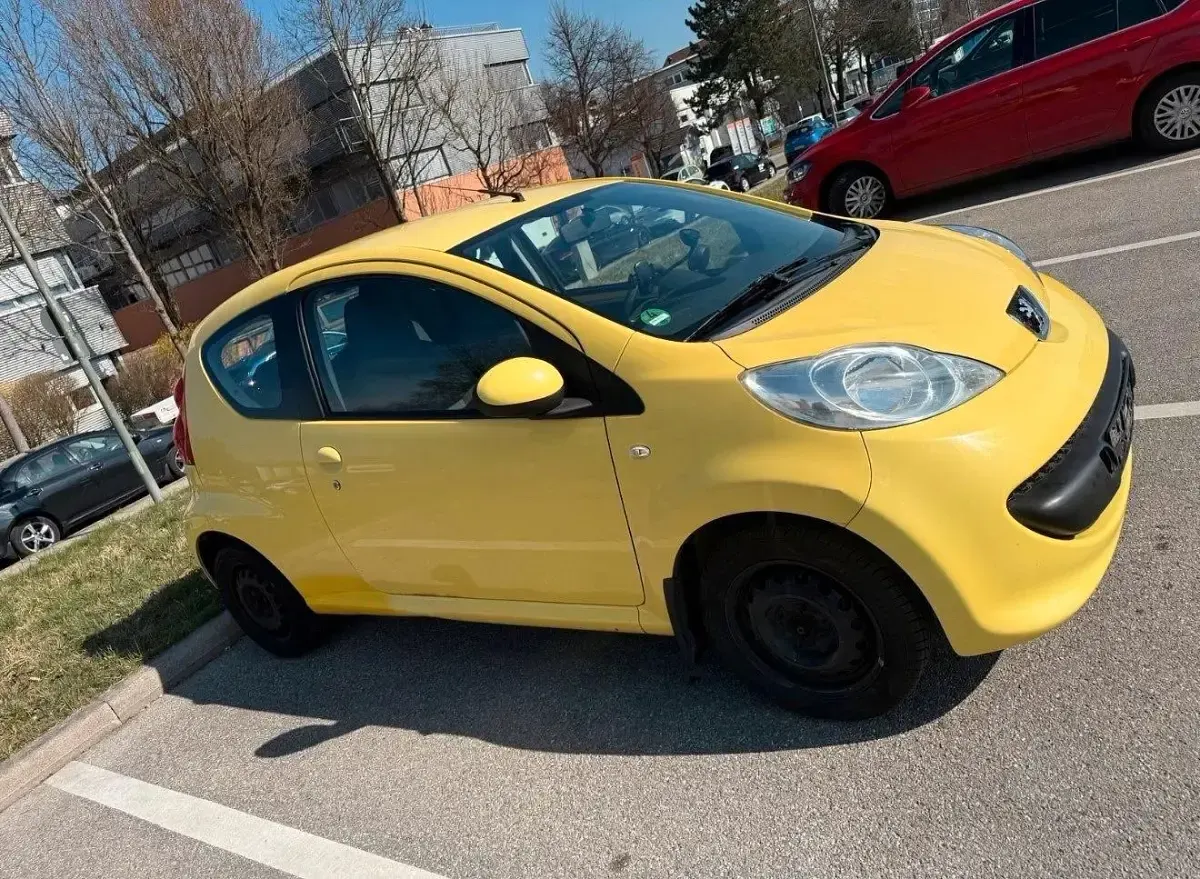 Gebraucht Peugeot 107 69 PS (50 kW) 2007 Gelb Kleinwagen