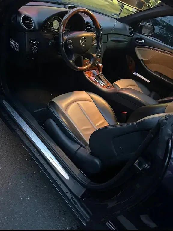 Gebraucht Mercedes CLK320 Elegance 224 PS (164 kW) 2008 Schwarz Cabrio