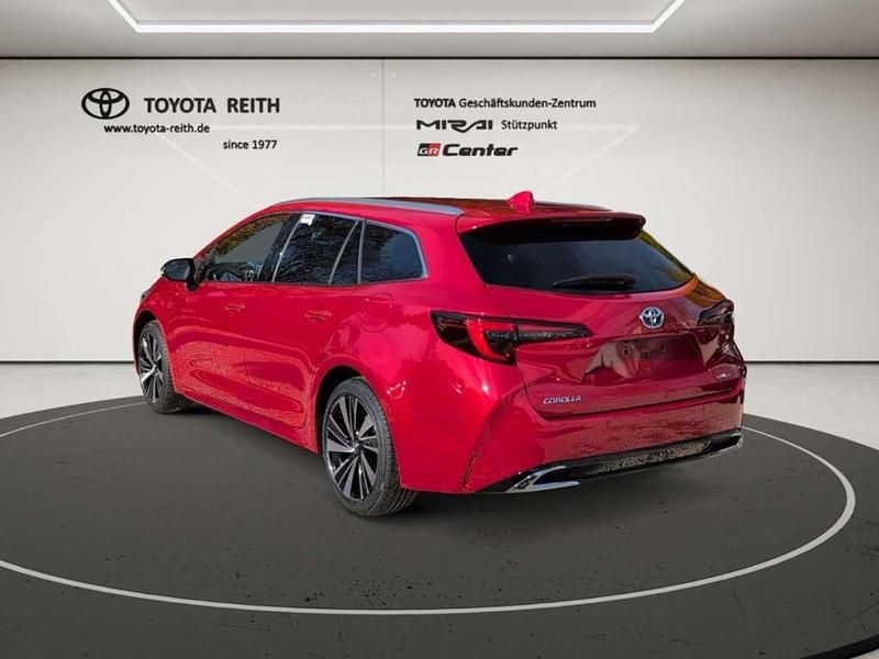 Gebraucht Toyota Corolla 179 PS (131 kW) 2026 Karminarot metallic Kombi