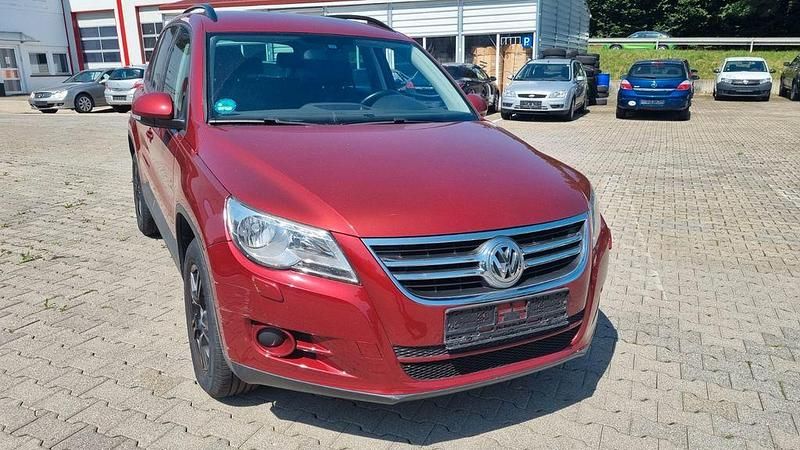 Rot Gebraucht 2010 VW Tiguan Trendline SUV | 7.400 € (Fairer Preis) - Bild 1/4