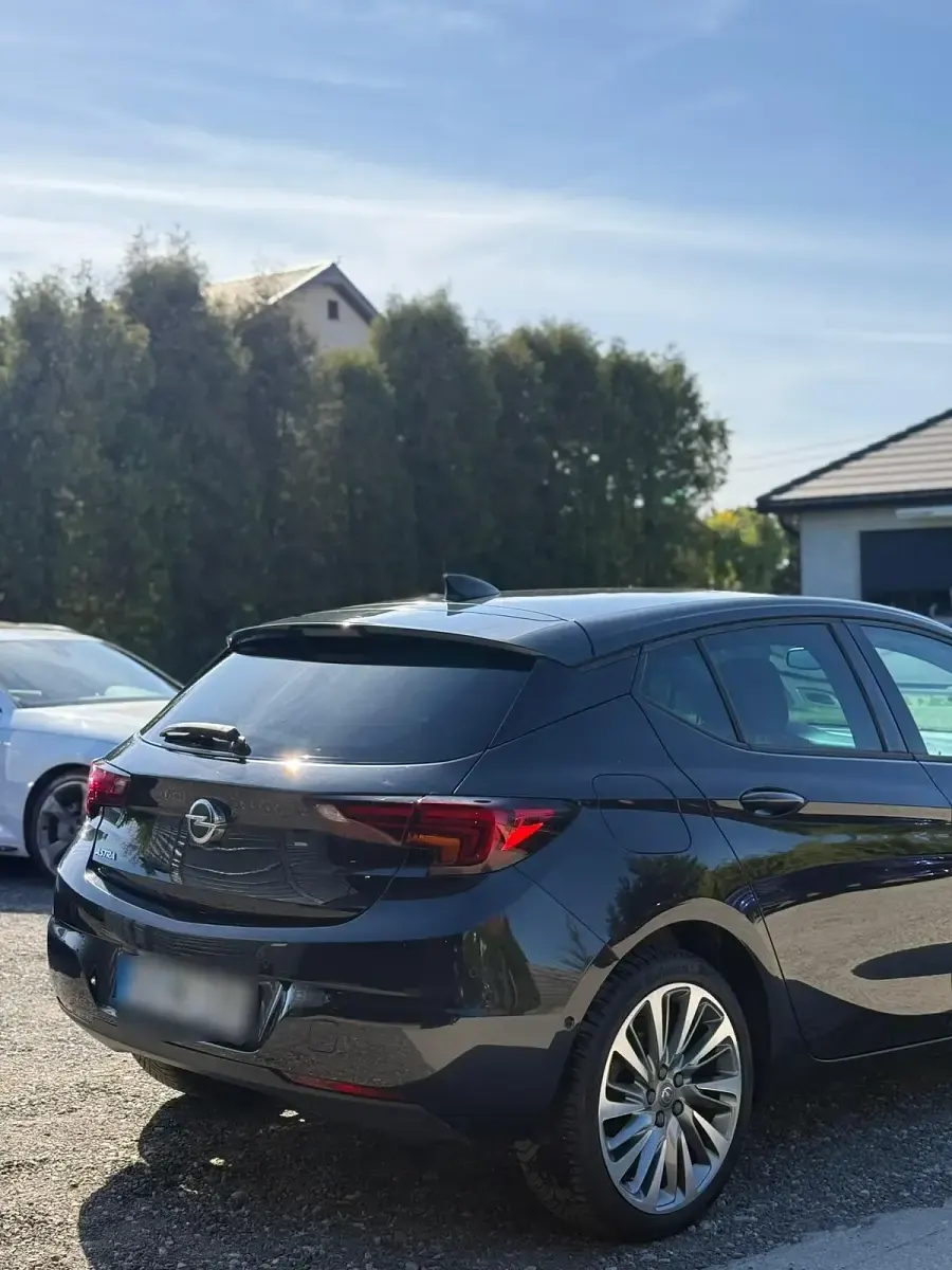 Second-hand Opel Astra 140 CP (102 kW) 2016 Negru Berlinǎ