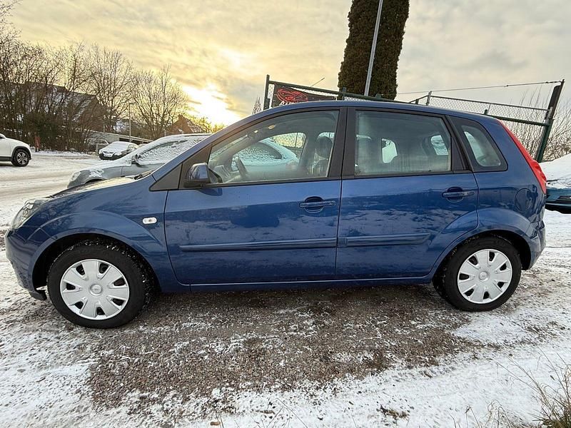 Gebraucht Ford Fiesta Style 101 PS (74 kW) 2008 Blau Kleinwagen