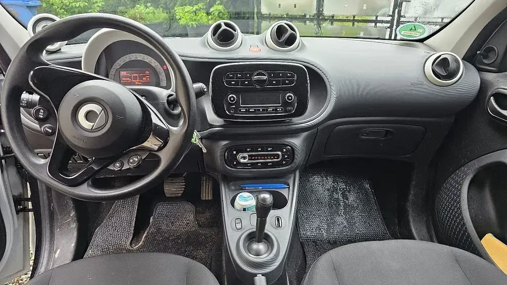Gebraucht Smart ForFour Electric Drive 60 kW (82 PS) 2018 Weiß Limousine