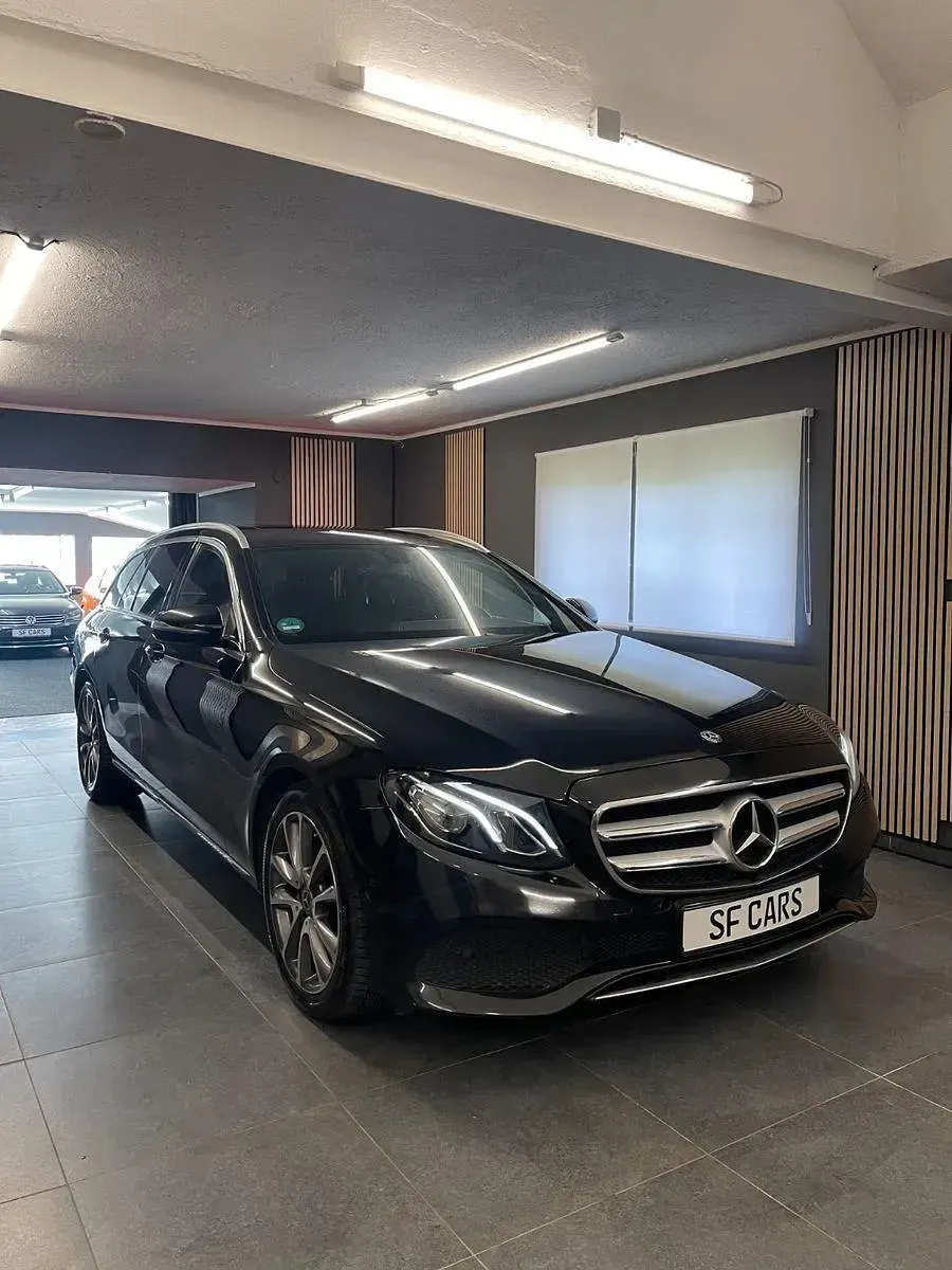 Gebraucht Mercedes E200 184 PS (135 kW) 2018 Schwarz Kombi
