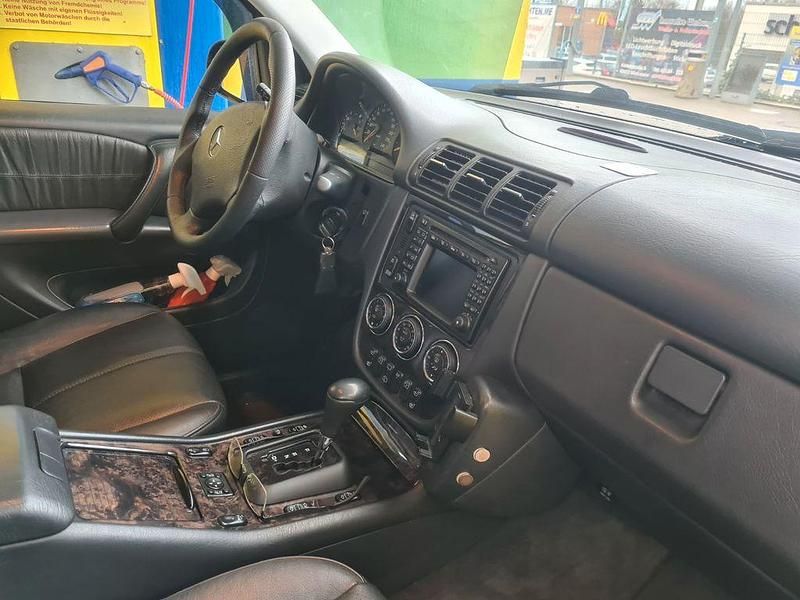 Gebraucht Mercedes ML400 250 PS (183 kW) 2004 Schwarz SUV