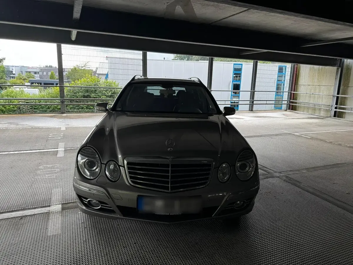Gebraucht Mercedes E280 Avantgarde 230 PS (169 kW) 2007 Andere farben Kombi