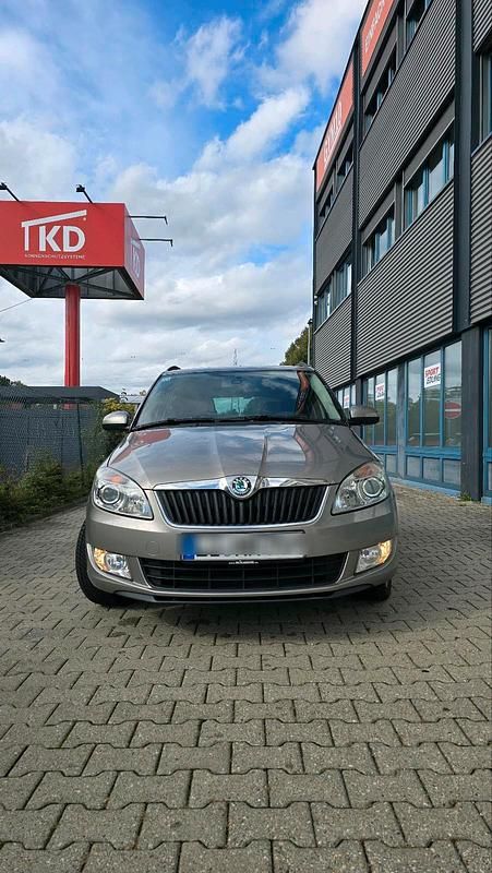 Grau Gebraucht 2025 Skoda Fabia Limousine | 4.700 € - Bild 1/4