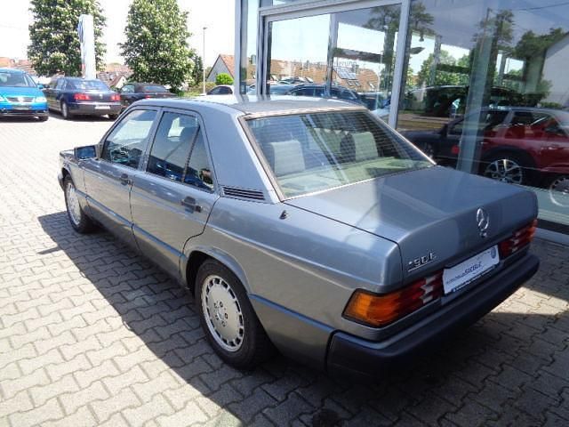 Gebraucht Mercedes 190 122 PS (89 kW) 1991 Grau metallic Limousine