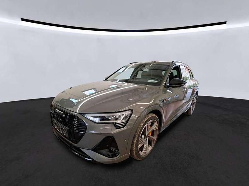 Chronosgrau metallic Gebraucht 2022 Audi e-tron Black Edition SUV | 39.425 € (Guter Preis) - Bild 1/2