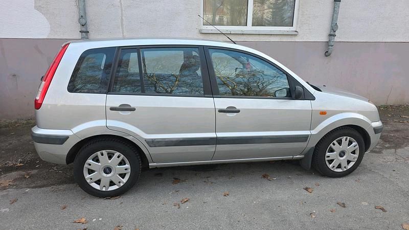 Gebraucht Ford Fusion 58 PS (42 kW) 2007 Kleinwagen