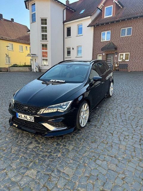 Second-hand Seat Leon CUPRA 290 CP (213 kW) 2020 Negru Berlinǎ