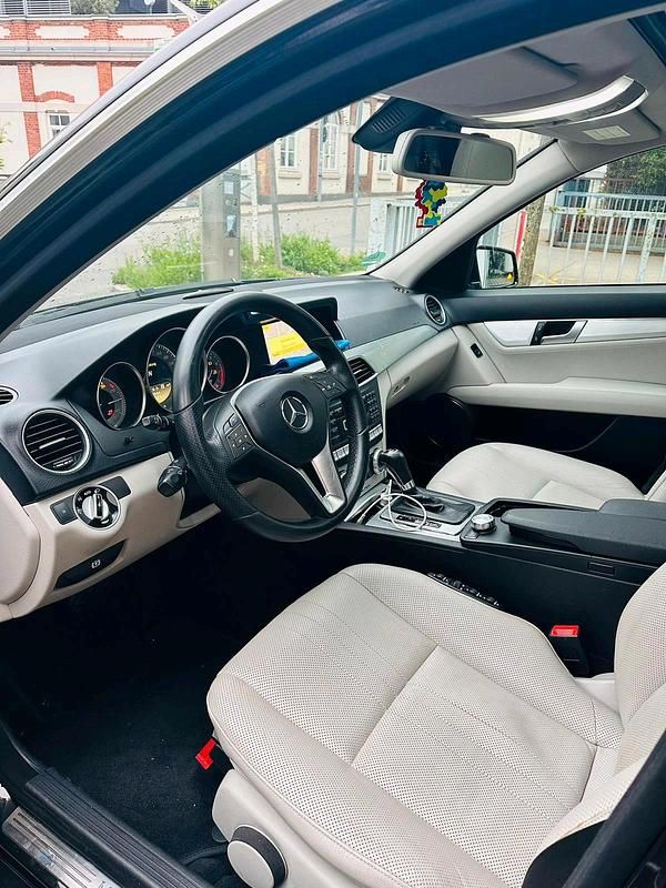 Gebraucht Mercedes C350 306 PS (225 kW) 2011 Schwarz Limousine