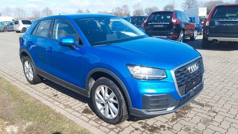 Gebraucht Audi Q2 Basis 116 PS (85 kW) 2018 Blau SUV