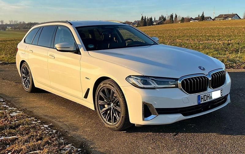 Gebraucht BMW 530e Luxury Line 292 PS (214 kW) 2023 Weiß Kombi