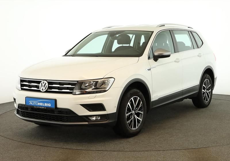 Pure white Gebraucht 2020 VW Tiguan Allspace Comfortline SUV | 24.880 € (Etwas zu teuer) - Bild 1/4