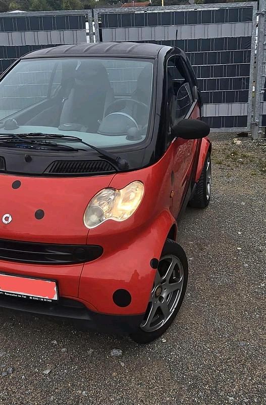 Rot Gebraucht 2005 Smart ForTwo Coupé Kleinwagen | 1.300 € (Guter Preis) - Bild 1/4