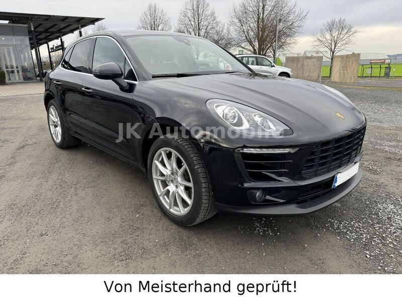 Tiefschwarzmetallic Gebraucht 2016 Porsche Macan S SUV | 35.400 € (Superpreis) - Bild 1/4
