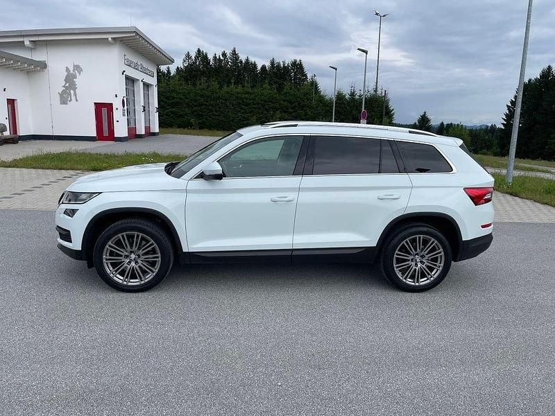 Weiß Gebraucht 2017 Skoda Kodiaq Style SUV | 21.900 € (Superpreis) - Bild 1/4