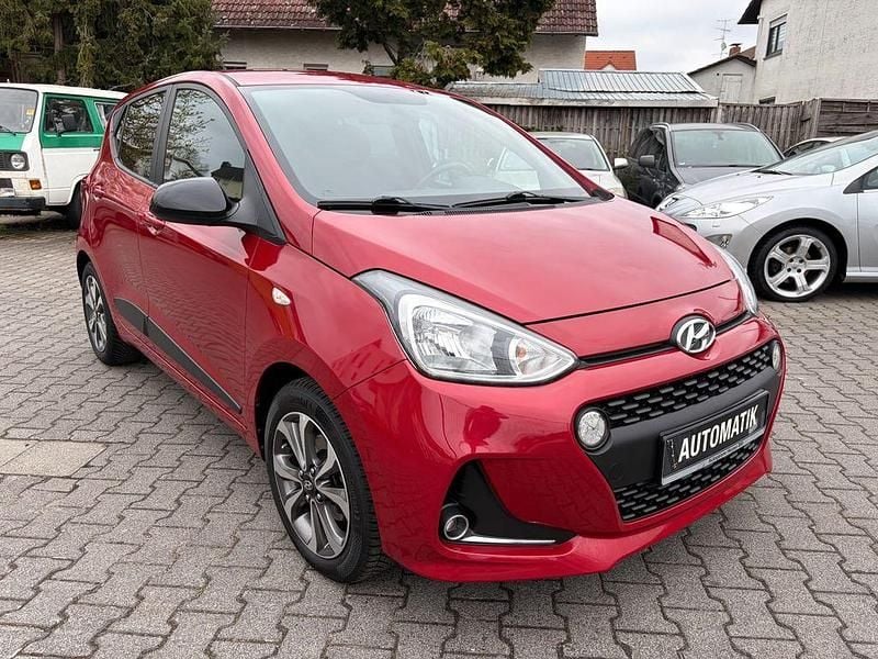 Gebraucht Hyundai i10 Passion Plus 87 PS (63 kW) 2018 Red passion / mic Kleinwagen