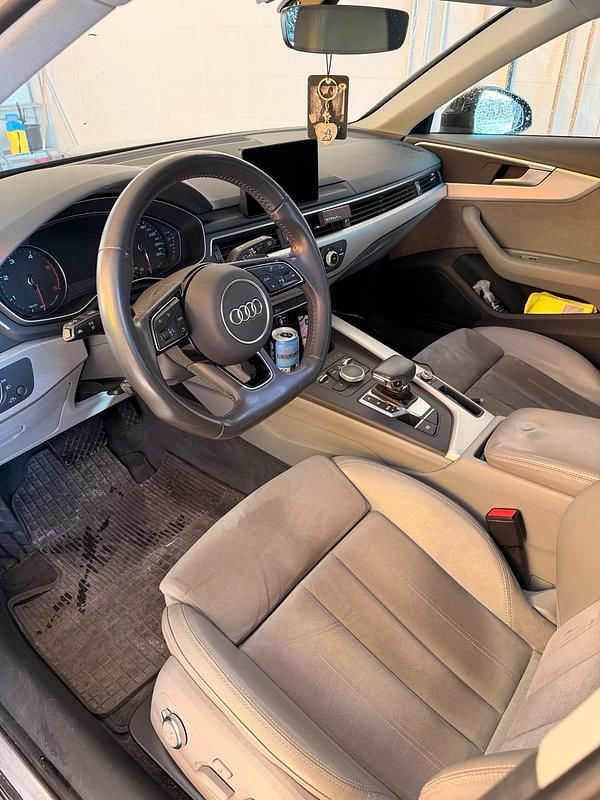 Gebraucht Audi A4 150 PS (110 kW) 2018 Schwarz Kombi