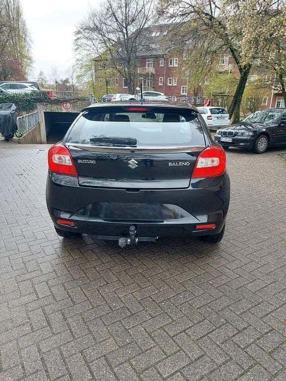Gebraucht Suzuki Baleno Basic 90 PS (66 kW) 2017 Schwarz Kleinwagen