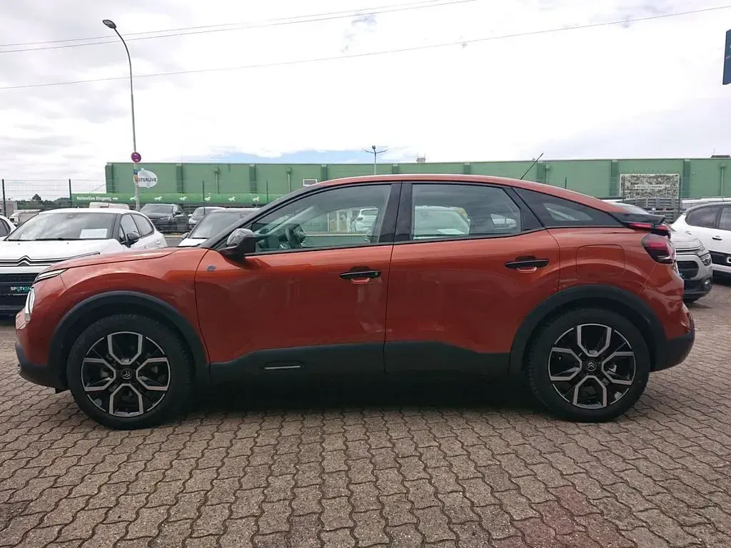 Gebraucht Citroën e-C4 Feel 100 kW (136 PS) 2022 Braun Limousine