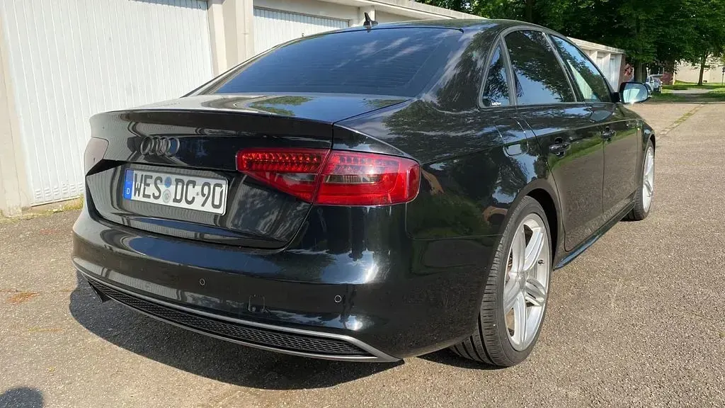 Używany Audi A4 S-Line 224 KM (164 kW) 2014 Czarny Sedan/Limuzyna