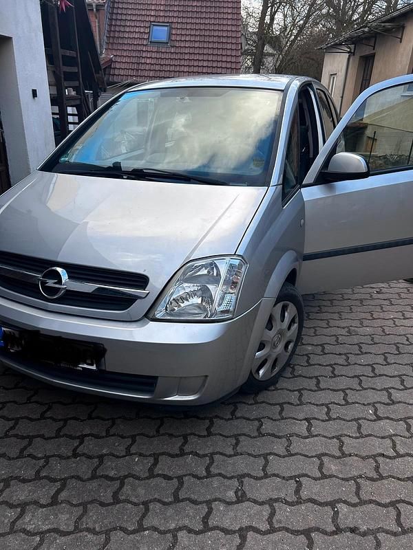 Gebraucht Opel Meriva 101 PS (74 kW) 2004 Silber Van / Kleinbus