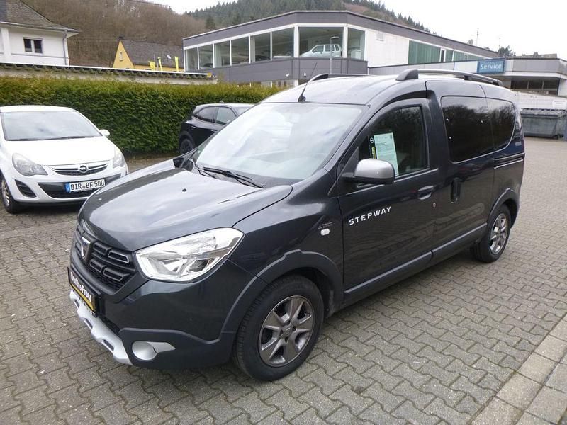 Gebraucht Dacia Dokker Stepway 116 PS (85 kW) 2019 Grau Van / Kleinbus