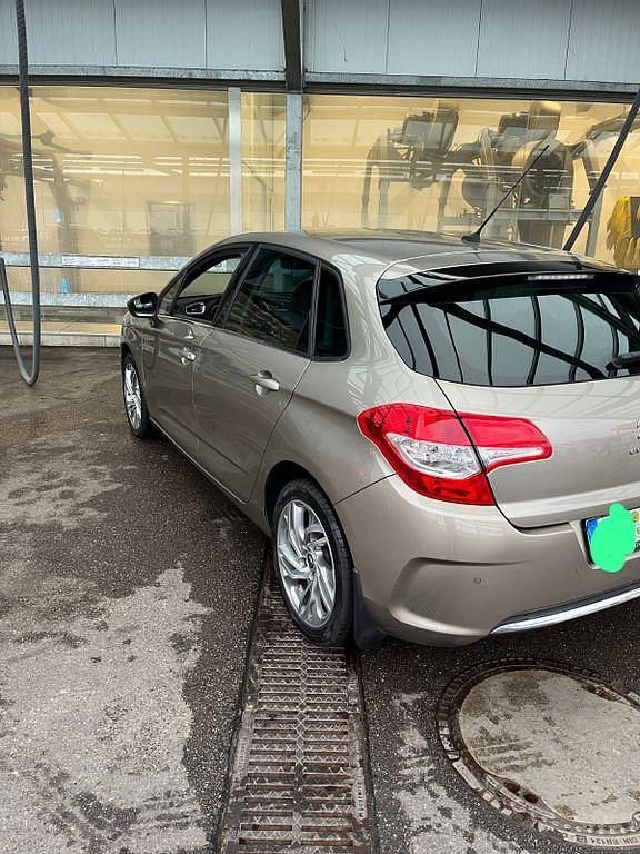 Gebraucht Citroën C4 Exclusive 156 PS (114 kW) 2013 Beige Limousine