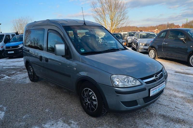 Grau Gebraucht 2010 Opel Combo Limousine | 3.800 € (Teuer) - Bild 1/4
