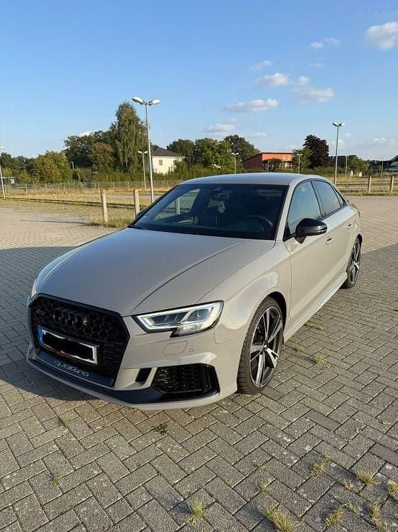 Grau Gebraucht 2020 Audi RS3 Ambiente Kleinwagen | 42.999 € (Guter Preis) - Bild 1/4