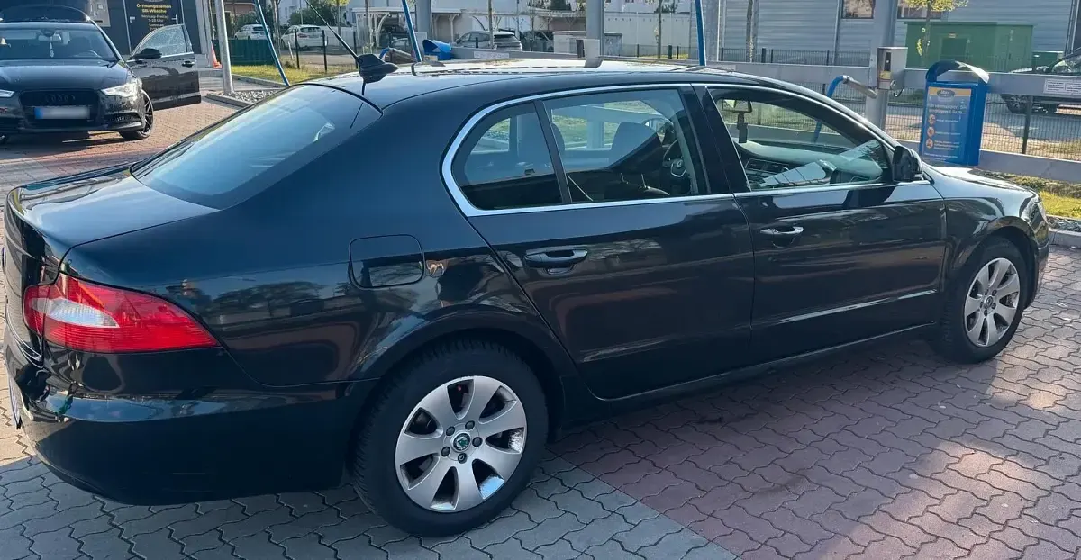 Gebraucht Skoda Superb 160 PS (117 kW) 2008 Schwarz Limousine