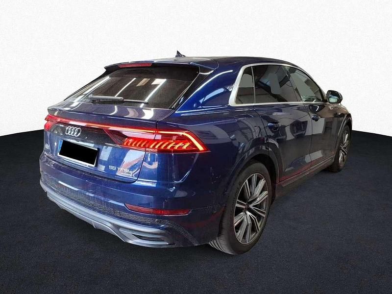 Gebraucht Audi Q8 S-Line 381 PS (280 kW) 2023 Navarrablau metallic SUV