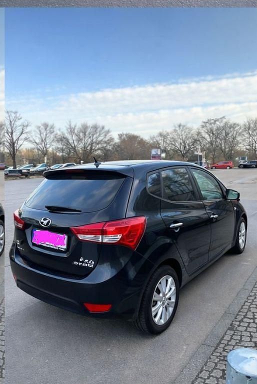 Gebraucht Hyundai ix20 Classic 90 PS (66 kW) 2011 Schwarz Kleinwagen