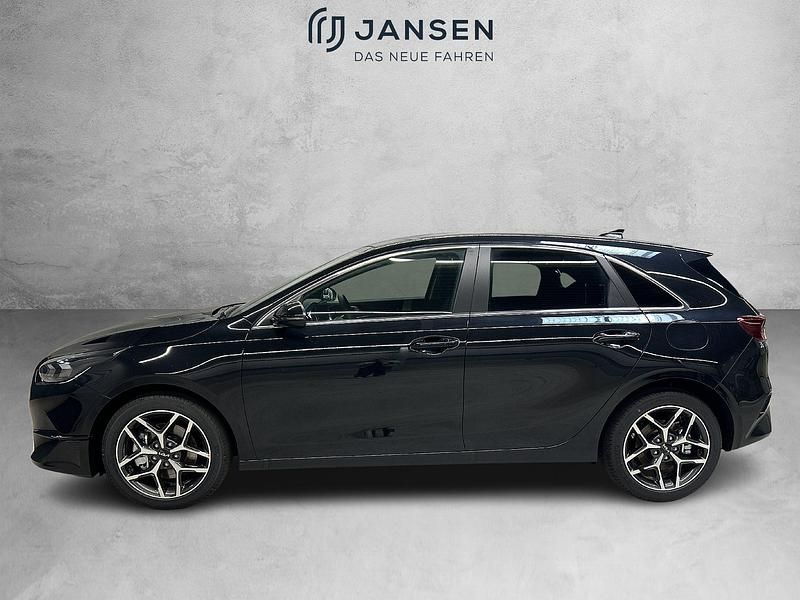 Neu Kia Ceed 140 PS (102 kW) 2025 Schwarz Kleinwagen